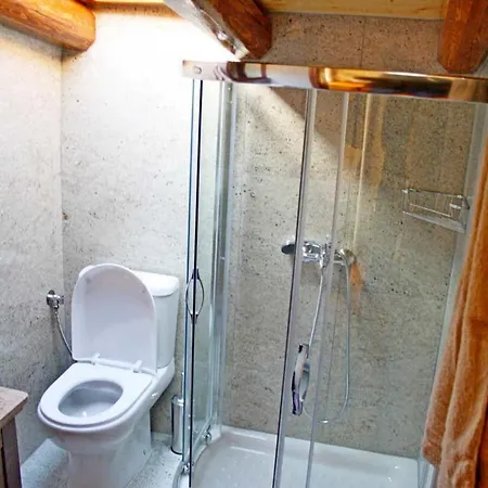 بيت للعطل Traditional Venetian Stone House *
