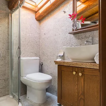 Traditional Venetian Stone House *